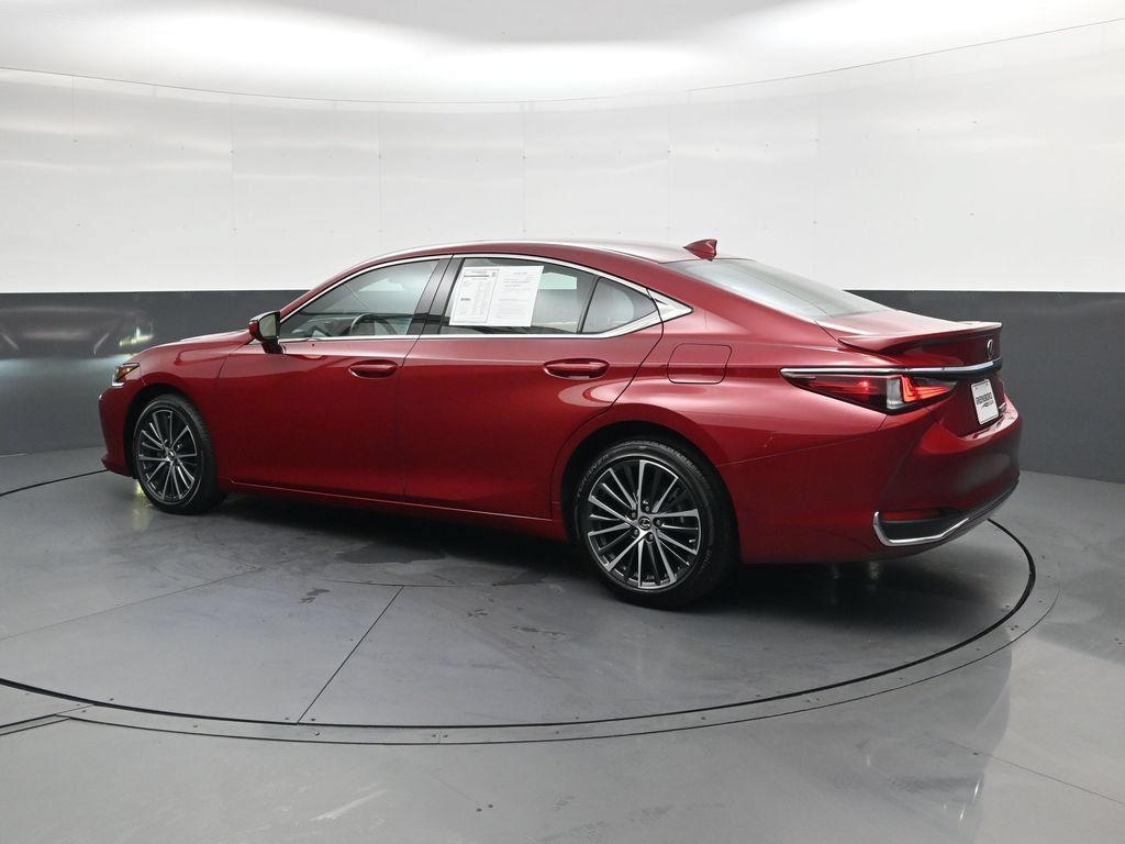 Used 2025 Lexus ES 300h w/ Premium Package FWD image 12