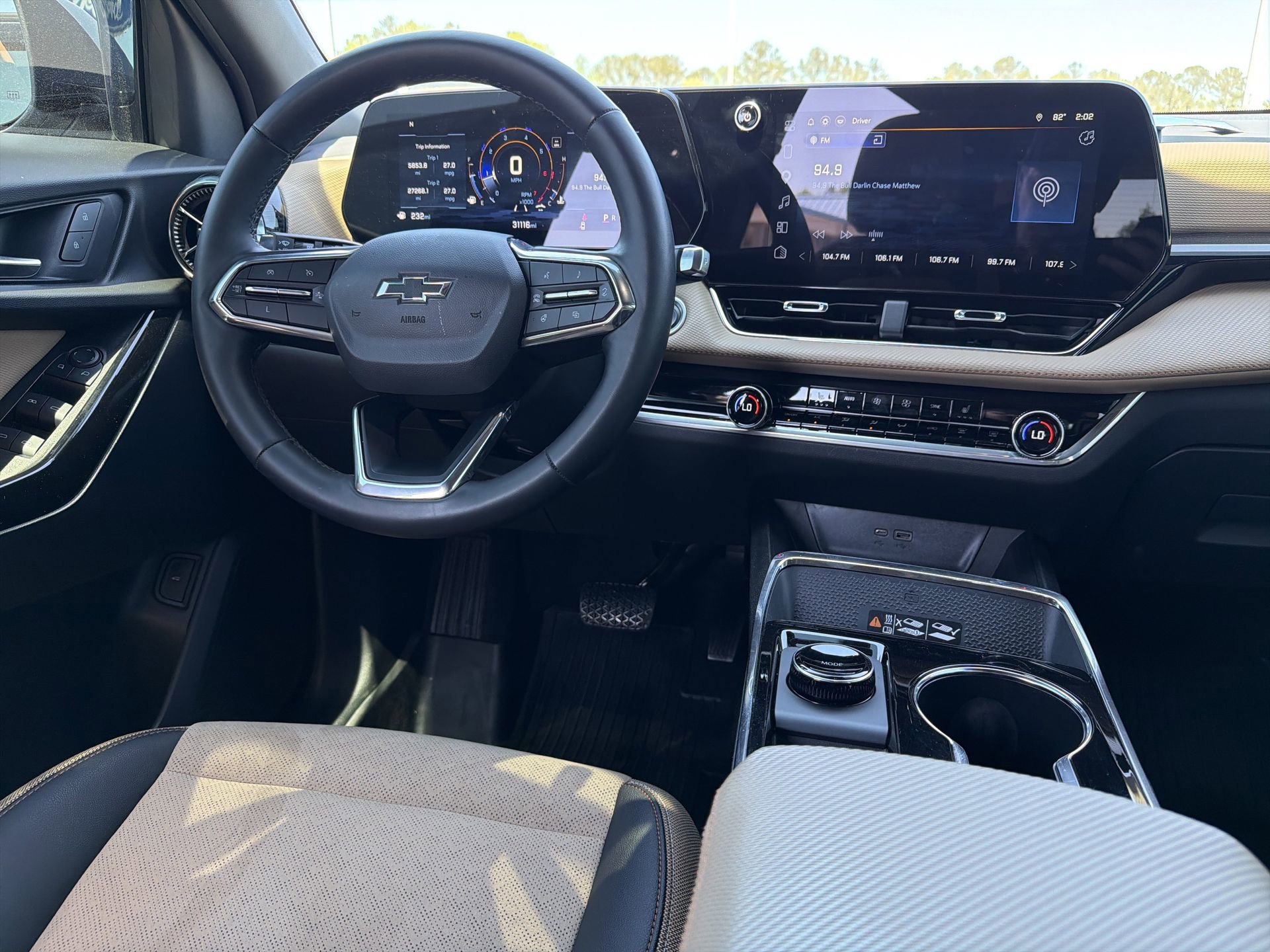 Used 2025 Chevrolet Equinox ACTIV w/ Safety and Technology Package image 3