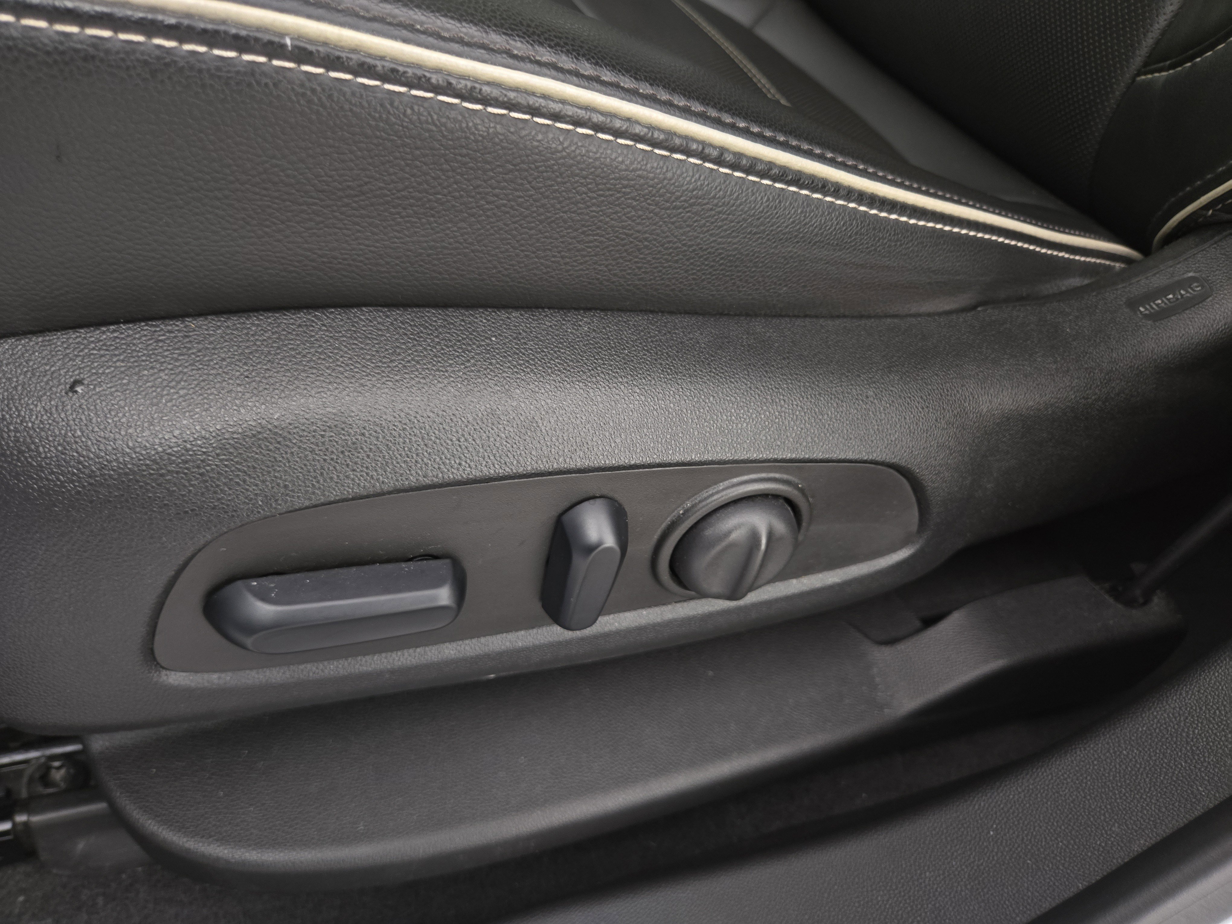 Certified 2023 GMC Acadia Denali w/ Denali Ultimate Package image 34