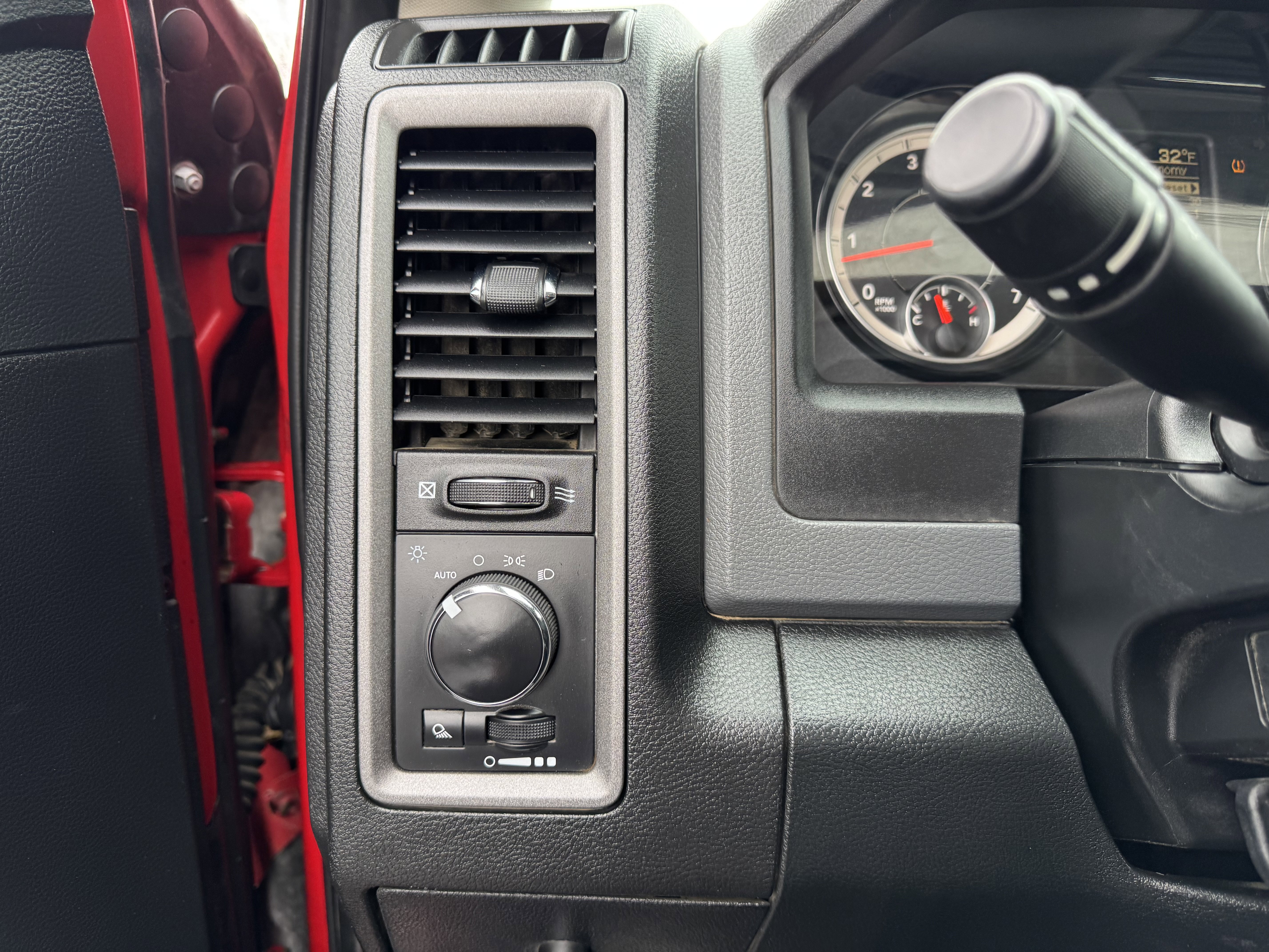 Used 2017 RAM 2500 Tradesman w/ Power & Remote Entry Group RWD image 17