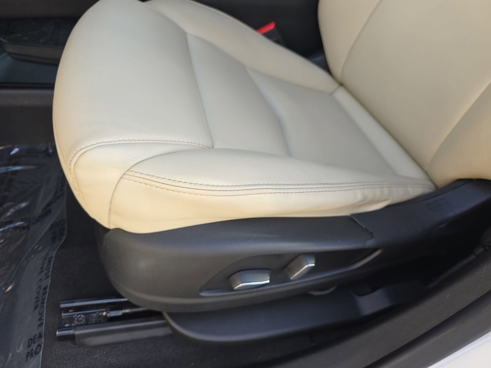 Used 2018 Cadillac XT5 FWD image 35