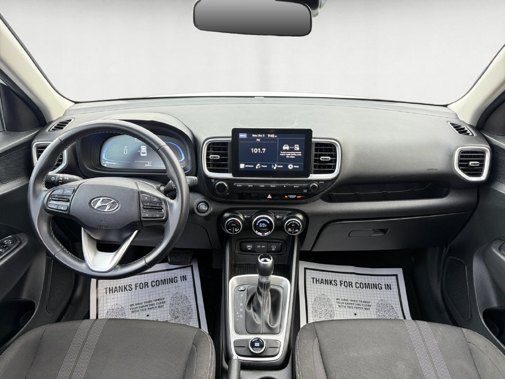 Used 2024 Hyundai Venue SEL FWD image 11