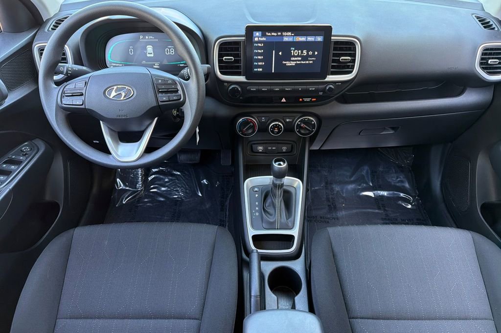Certified 2025 Hyundai Venue SE FWD image 14