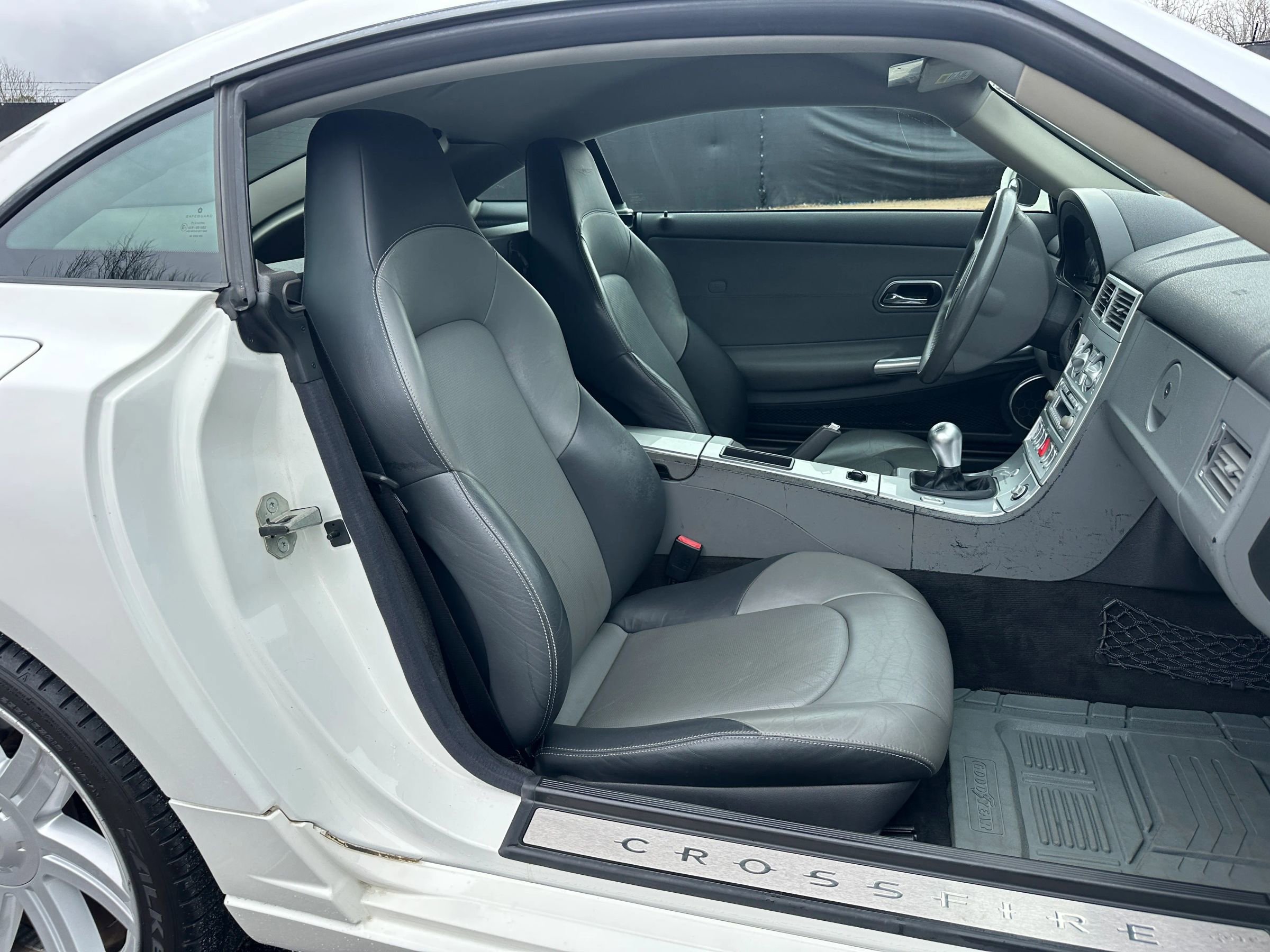 Used 2004 Chrysler Crossfire Coupe RWD image 10