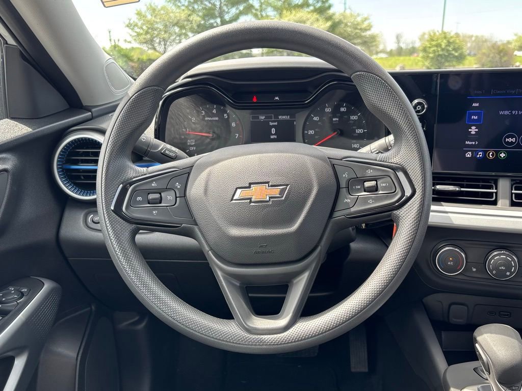 Used 2024 Chevrolet Trax LS w/ LS Convenience Package FWD image 22