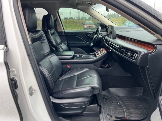 Used 2020 Lincoln Aviator Reserve w/ Equipment Group 202A image 13