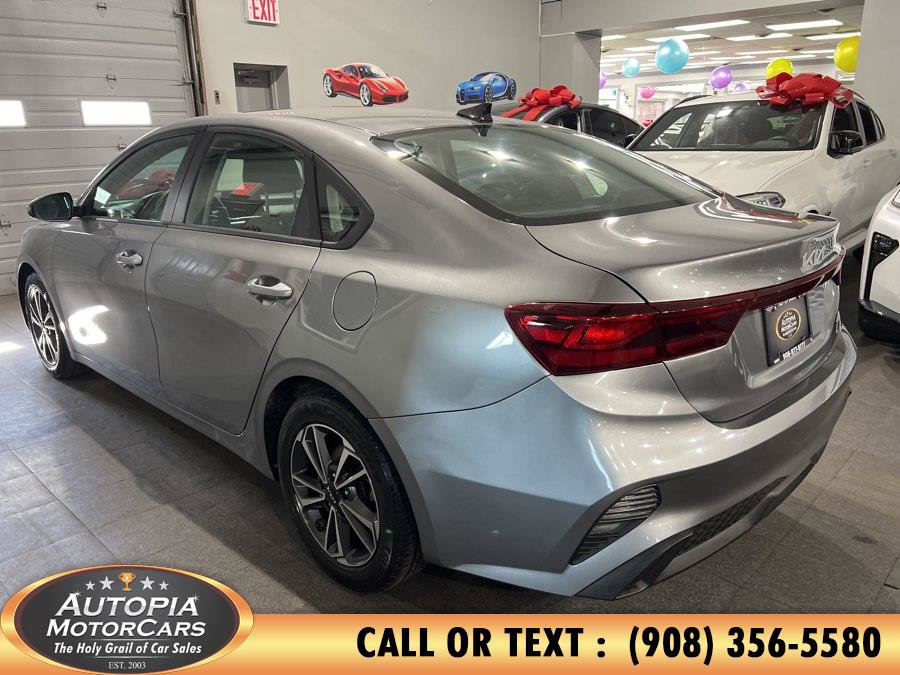 Used 2024 Kia Forte LXS FWD image 4