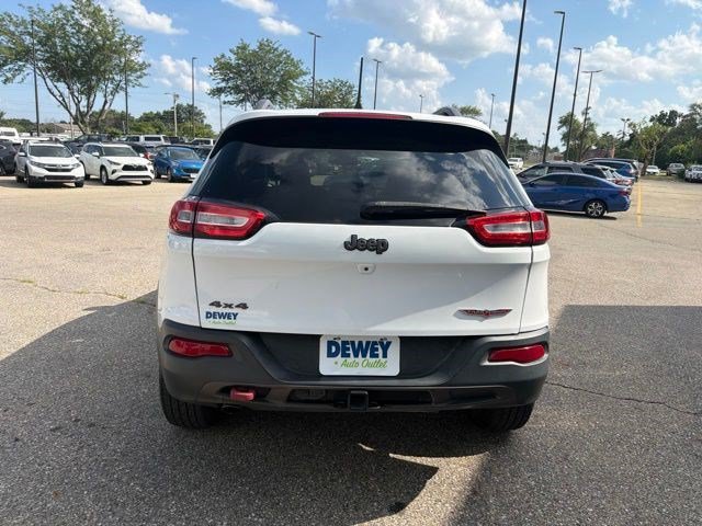 Used 2016 Jeep Cherokee Trailhawk AWD/4WD image 4