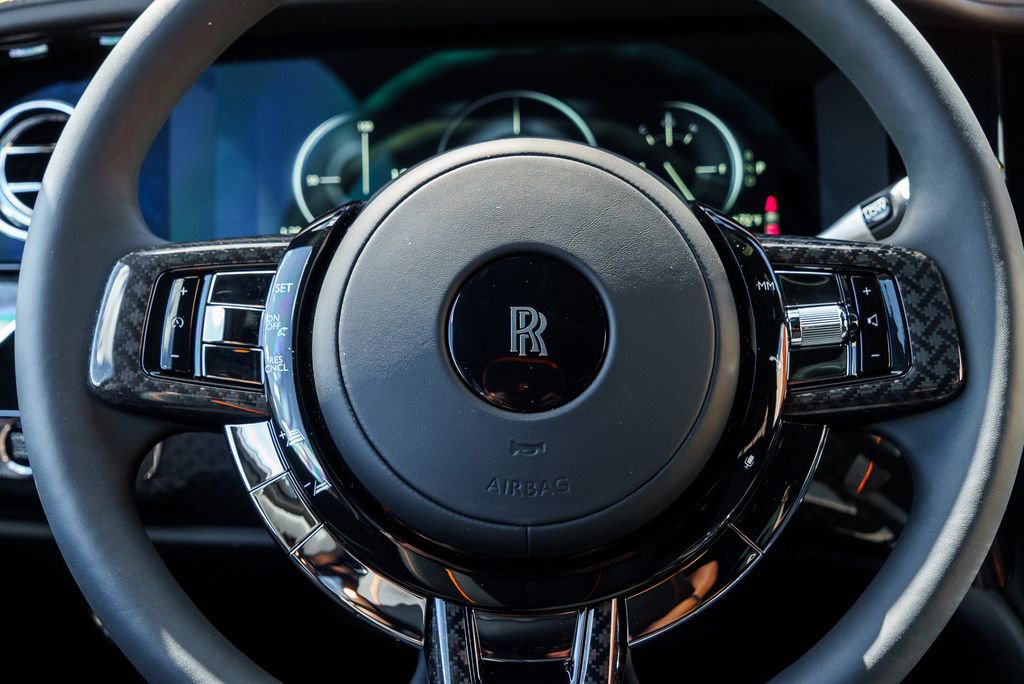 Used 2025 Rolls-Royce Cullinan Black Badge AWD/4WD image 33