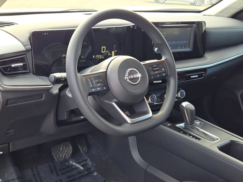 Used 2025 Nissan Kicks S AWD/4WD image 18