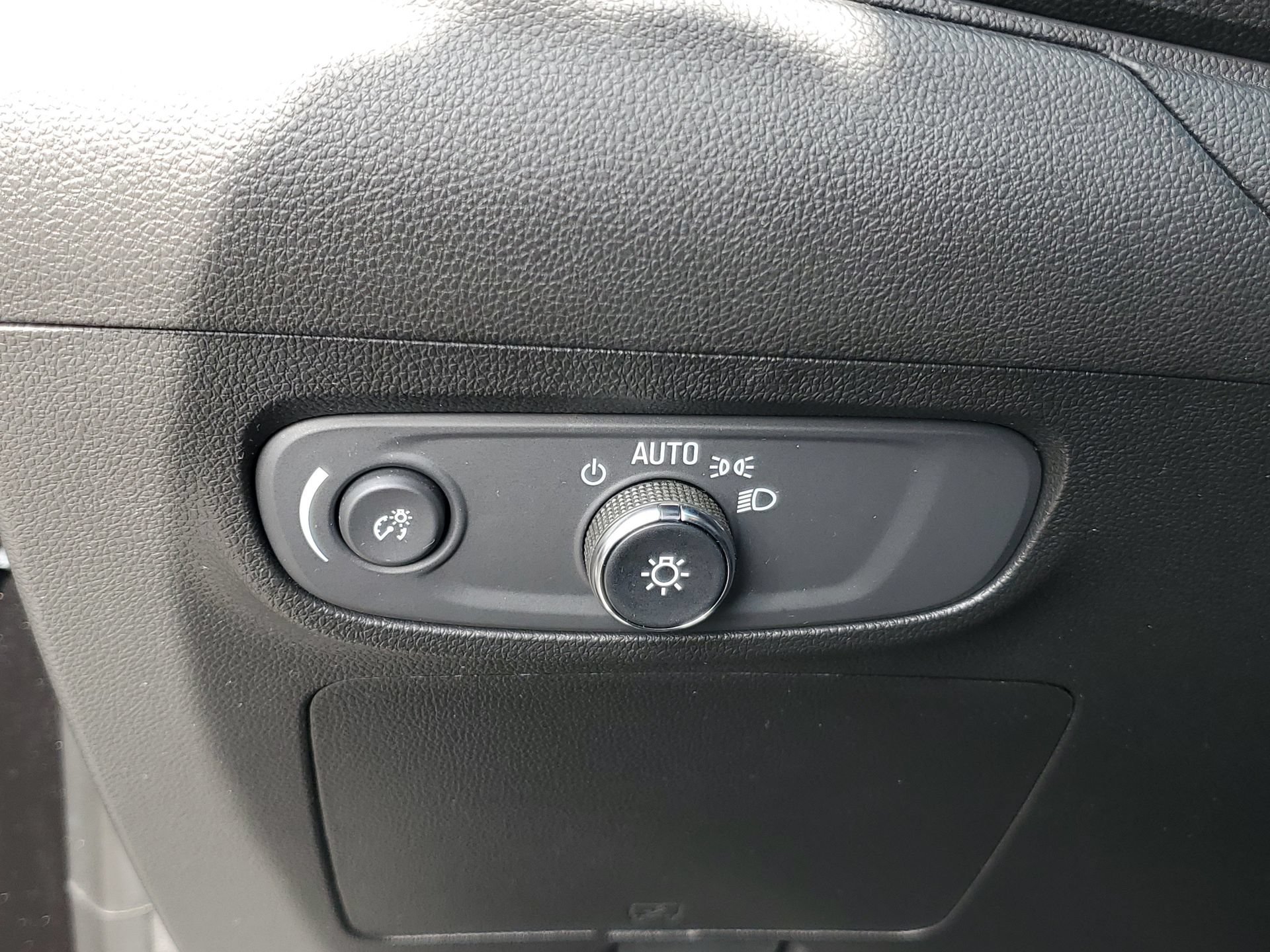 Used 2024 Buick Encore GX Sport Touring AWD/4WD image 21