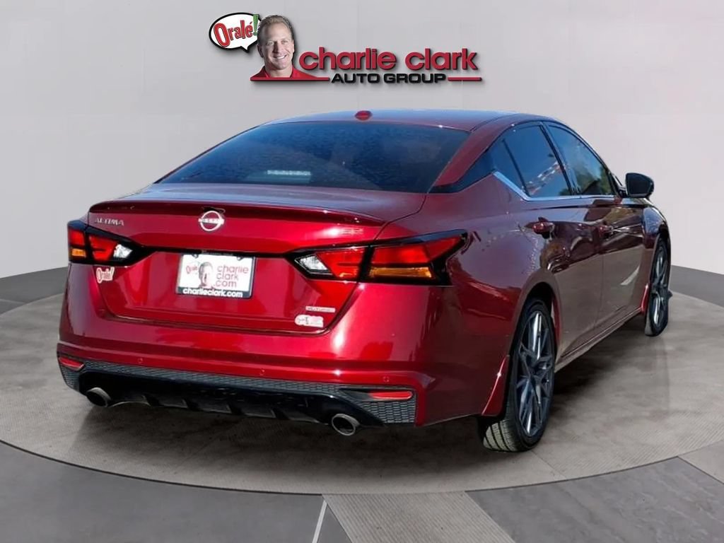Used 2024 Nissan Altima 2.0 SR FWD image 5