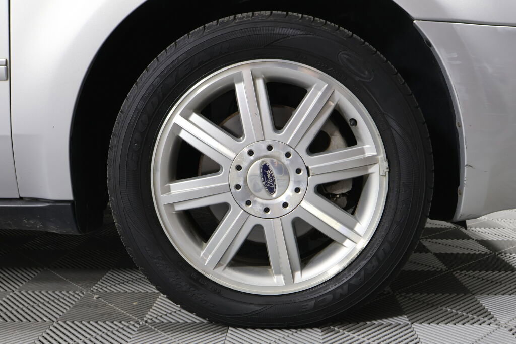 Used 2005 Ford Five Hundred Limited image 6