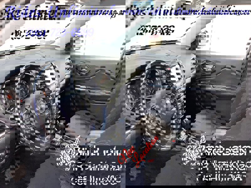 Used 2019 Jeep Cherokee Latitude w/ Cold Weather Group image 16