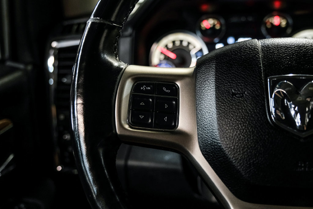 Used 2018 RAM 1500 Laramie AWD/4WD image 16