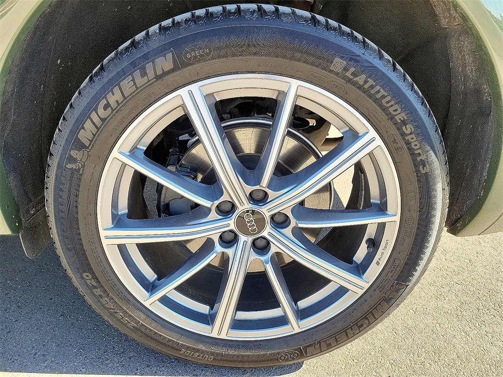 Used 2024 Audi SQ5 Premium w/ Convenience Package image 9