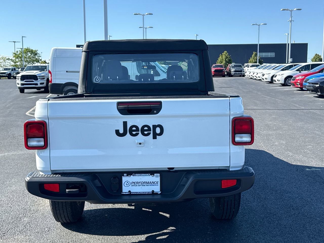 Used 2025 Jeep Gladiator Sport AWD/4WD image 4