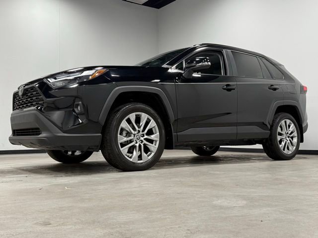 Used 2024 Toyota RAV4 XLE Premium image 5