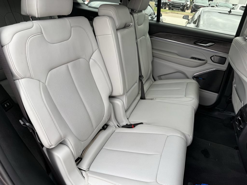 Used 2021 Jeep Grand Cherokee L Overland RWD image 28