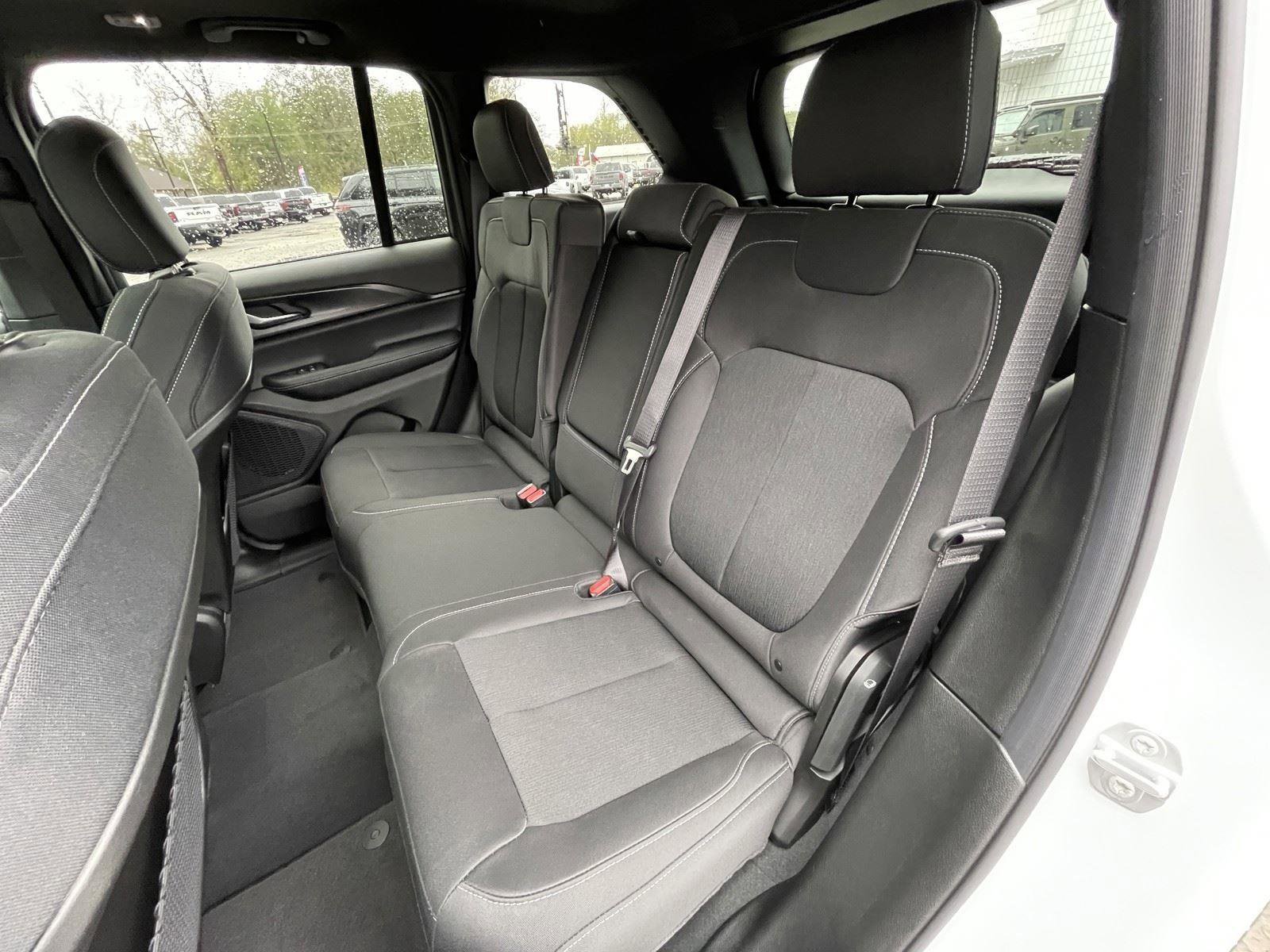 New 2025 Jeep Grand Cherokee Laredo X RWD image 33