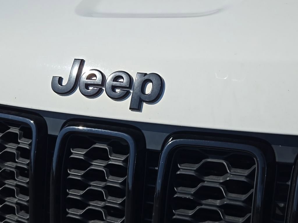 Used 2019 Jeep Grand Cherokee Altitude image 6