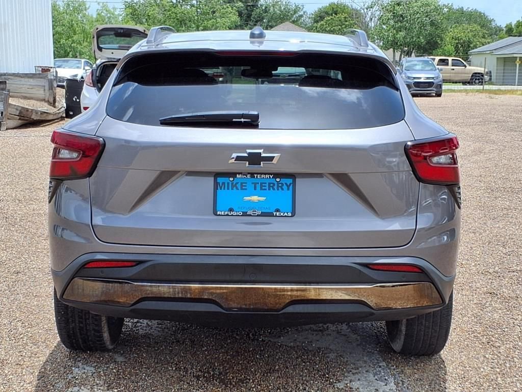 Used 2025 Chevrolet Trax ACTIV w/ Driver Confidence Package FWD image 6