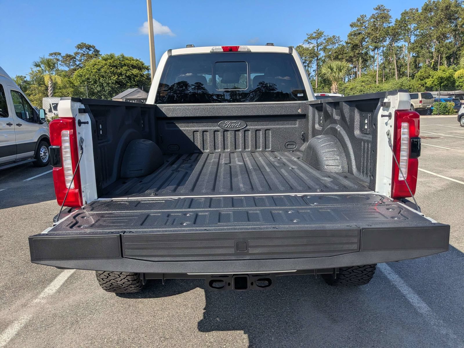 New 2026 Ford F250 Lariat w/ Black Appearance Package AWD/4WD image 13