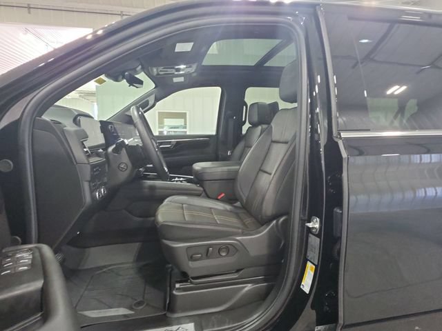 Used 2025 Chevrolet Suburban High Country AWD/4WD image 22