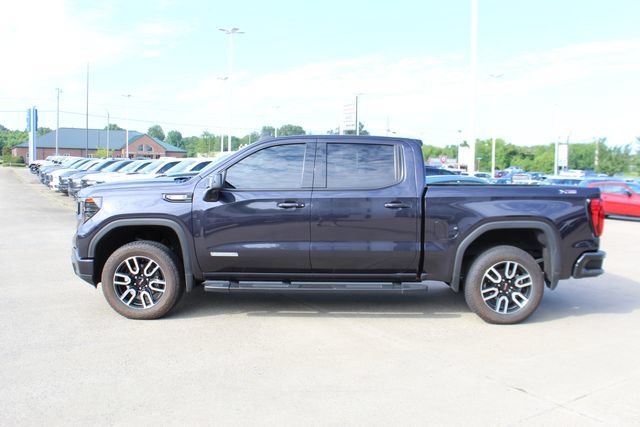 Used 2022 GMC Sierra 1500 Elevation w/ Elevation Premium Package AWD/4WD image 2