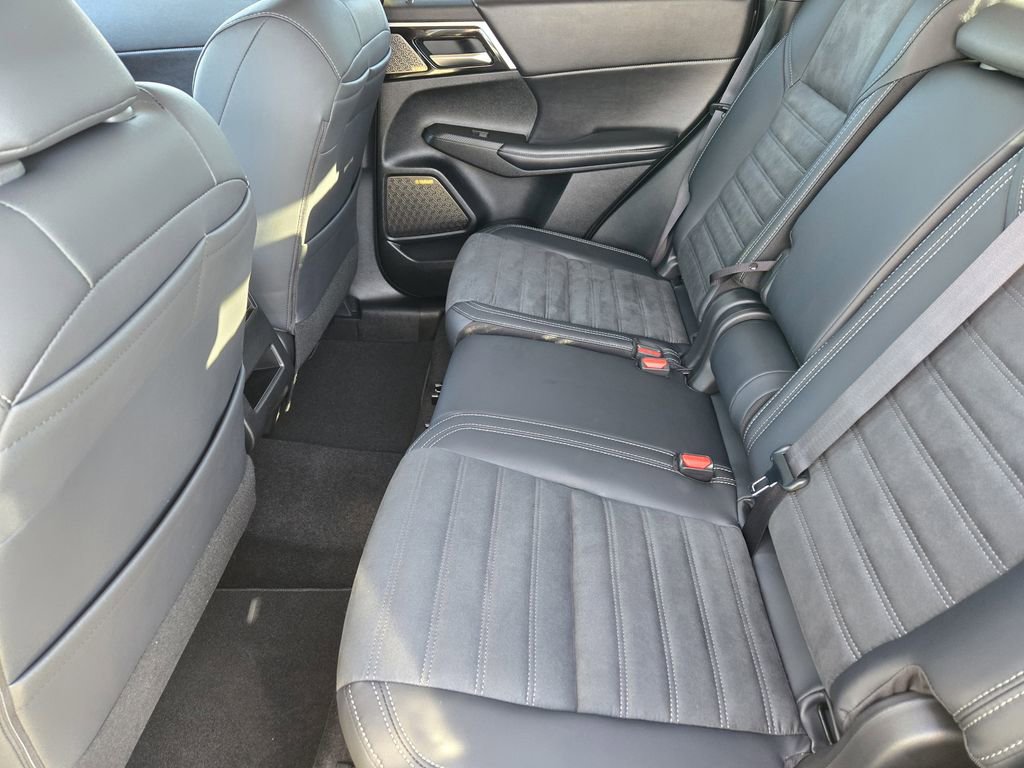 New 2026 Mitsubishi Outlander SE image 22