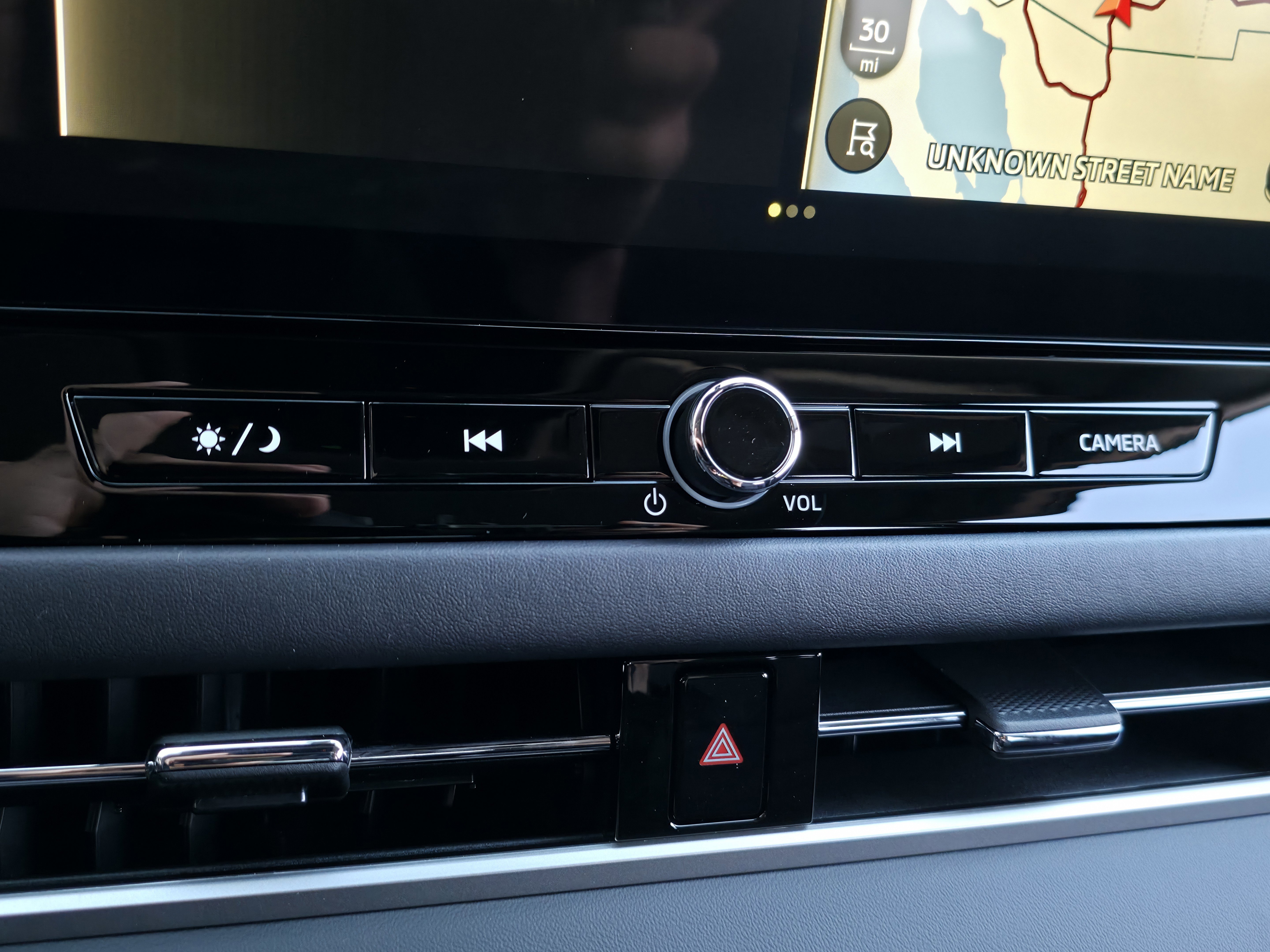 New 2025 Mitsubishi Outlander SE image 18