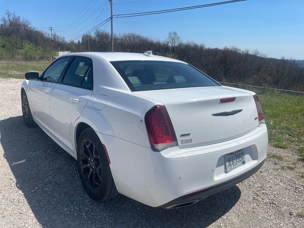 Used 2022 Chrysler 300 Touring L w/ Popular Equipment Group AWD/4WD image 8