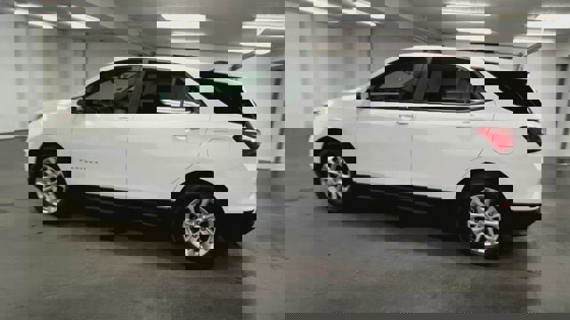 Used 2021 Chevrolet Equinox LS w/ LS Convenience Package image 6