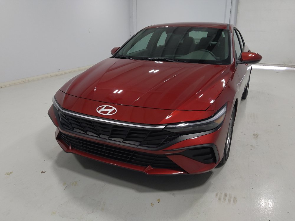 Used 2024 Hyundai Elantra SE FWD image 15