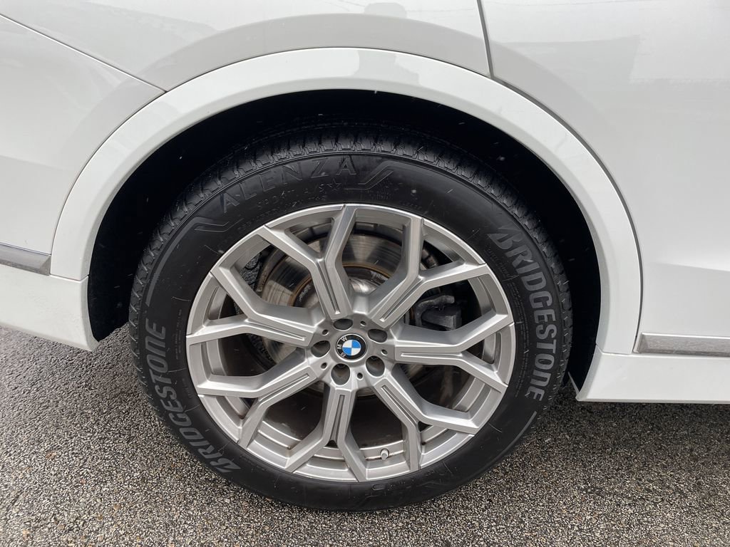 Used 2023 BMW X7 xDrive40i w/ Premium Package image 12