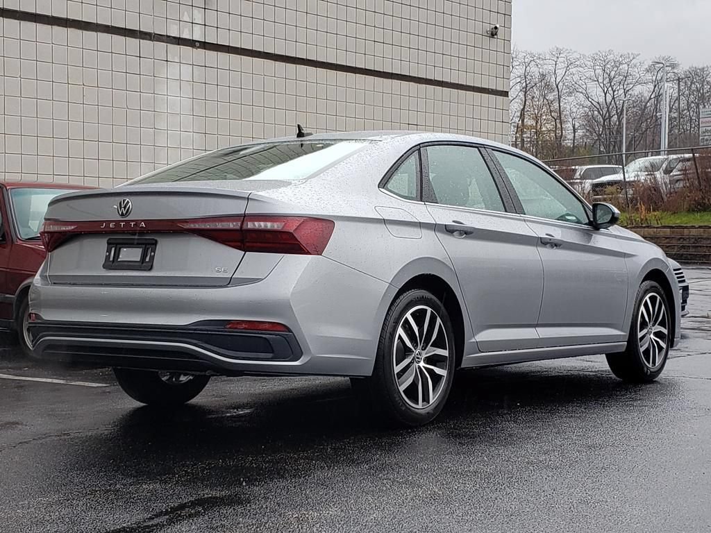 New 2026 Volkswagen Jetta SE FWD image 3