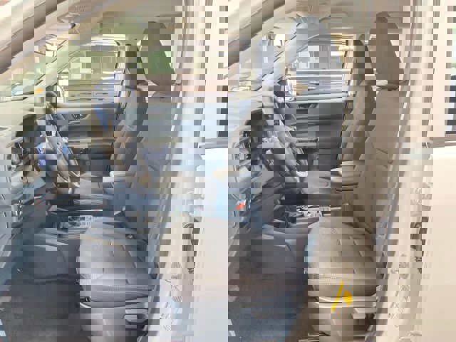 New 2025 Ford Maverick XL w/ Equipment Group 101A image 15