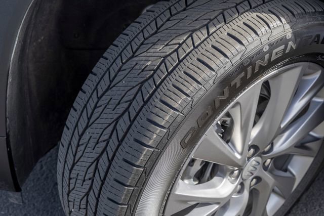 Used 2025 Buick Enclave Preferred AWD/4WD image 14