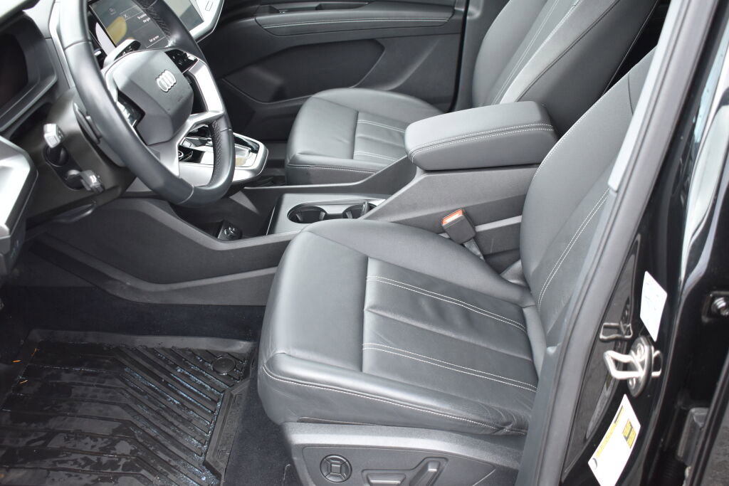 Used 2022 Audi Q4 e-tron Prestige image 15