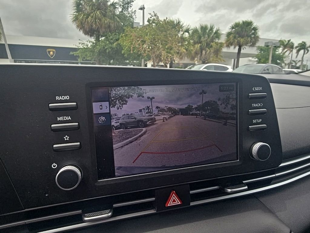 Used 2024 Hyundai Elantra SE image 19