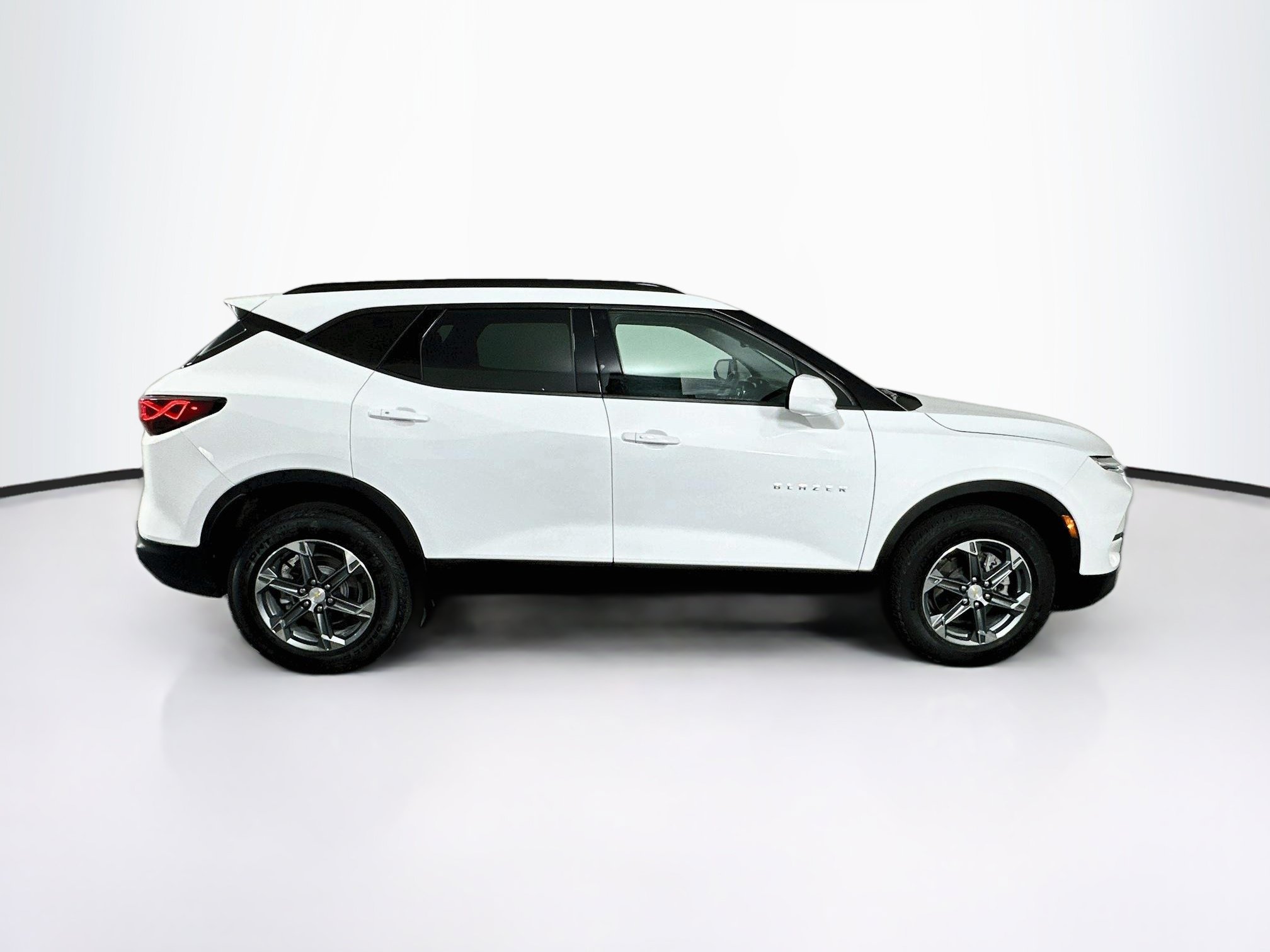 Used 2024 Chevrolet Blazer LT w/ Convenience Package FWD image 10