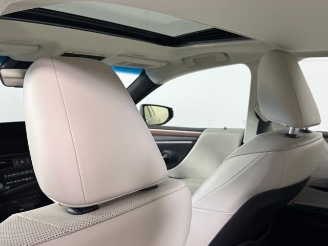 Certified 2025 Lexus ES 300h 300h w/ Premium Package image 25