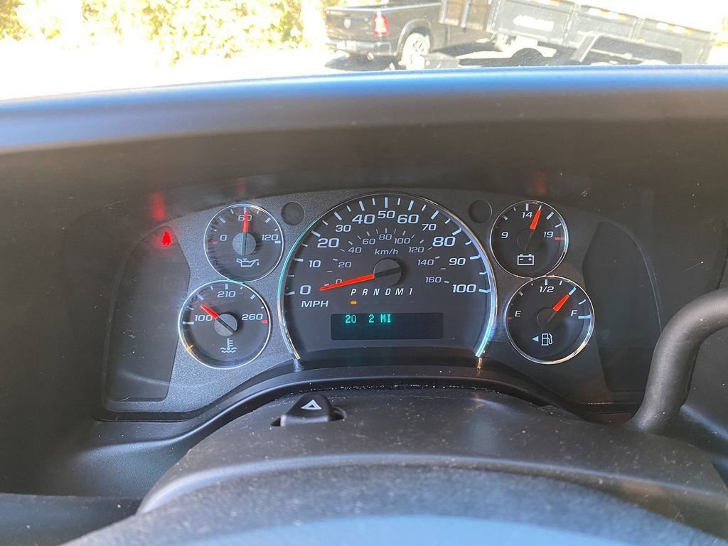 Used 2024 GMC Savana 2500 w/ Driver Convenience Package RWD image 17