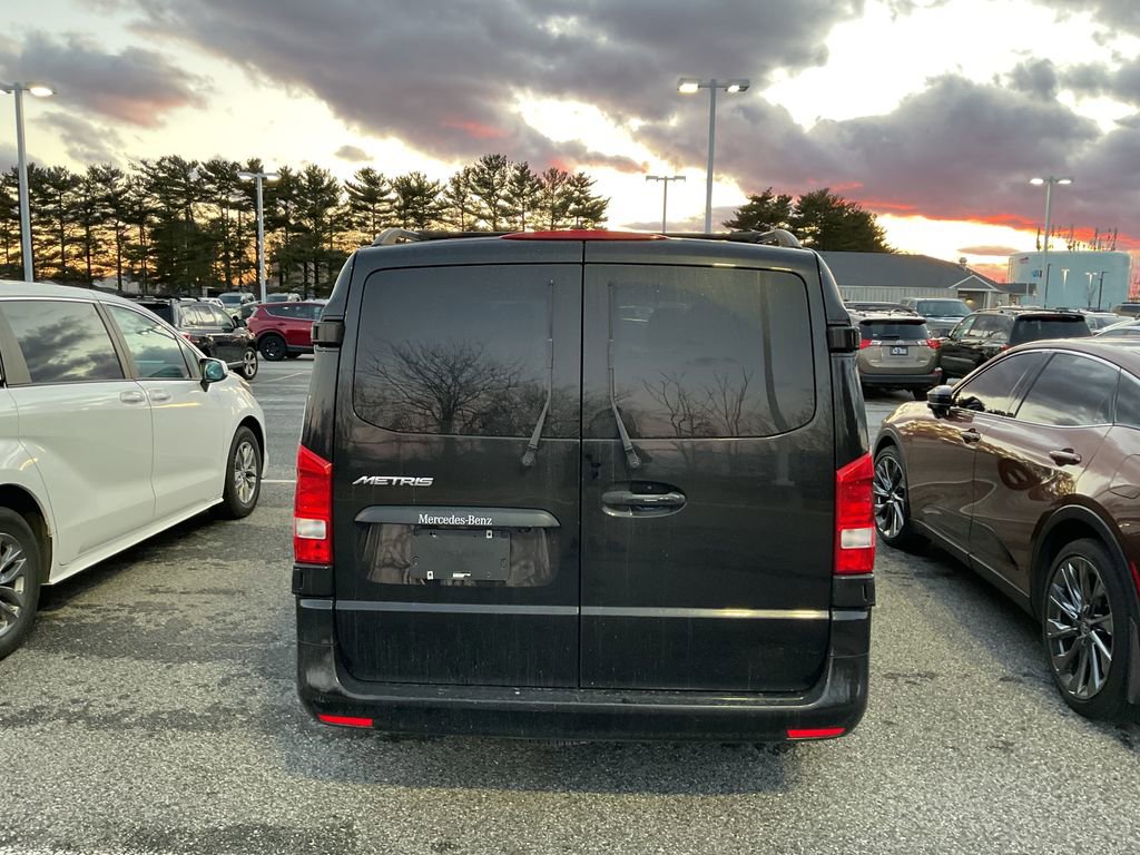 Used 2018 Mercedes-Benz Metris Passenger image 8