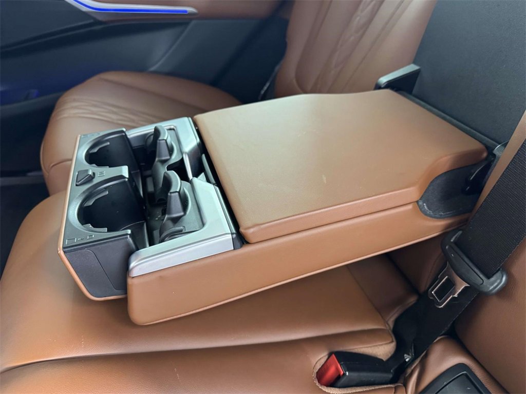 Used 2023 BMW X7 xDrive40i image 34