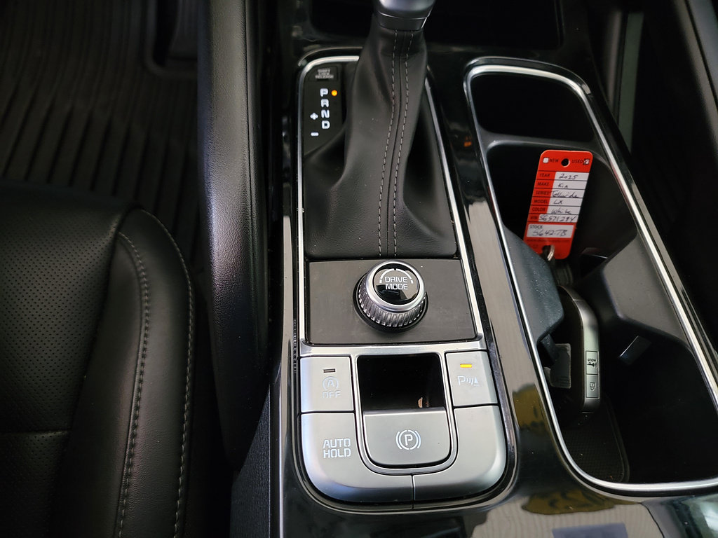 Used 2025 Kia Telluride LX FWD image 16