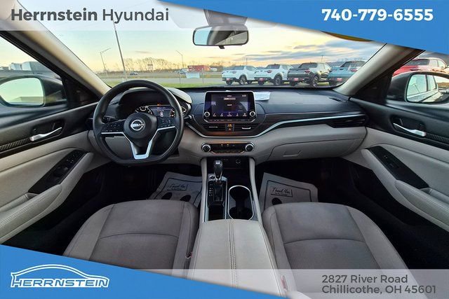 Used 2024 Nissan Altima 2.5 SV image 6