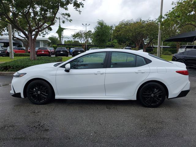 Used 2026 Toyota Camry SE FWD image 18