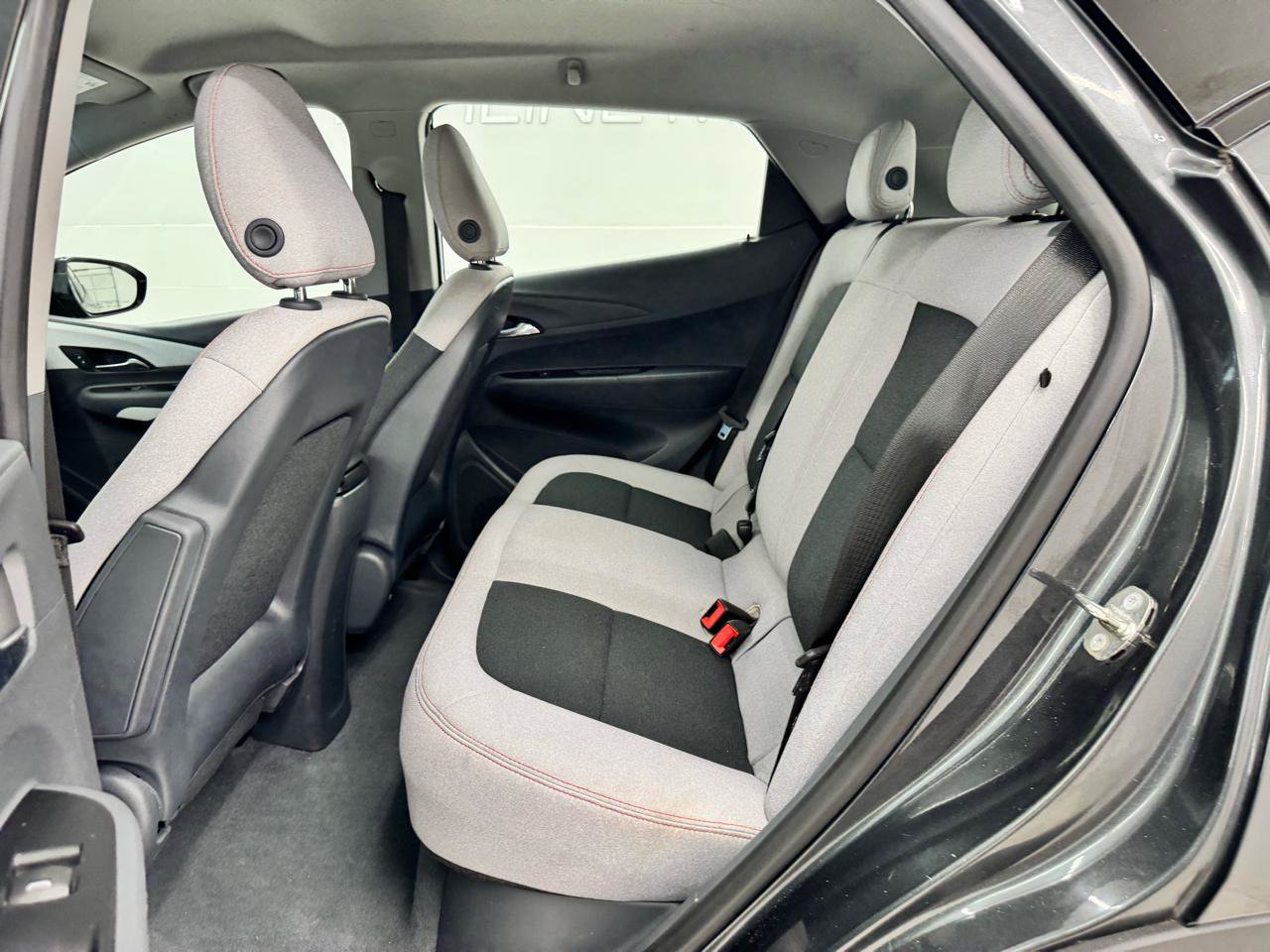 Used 2018 Chevrolet Bolt LT FWD image 16