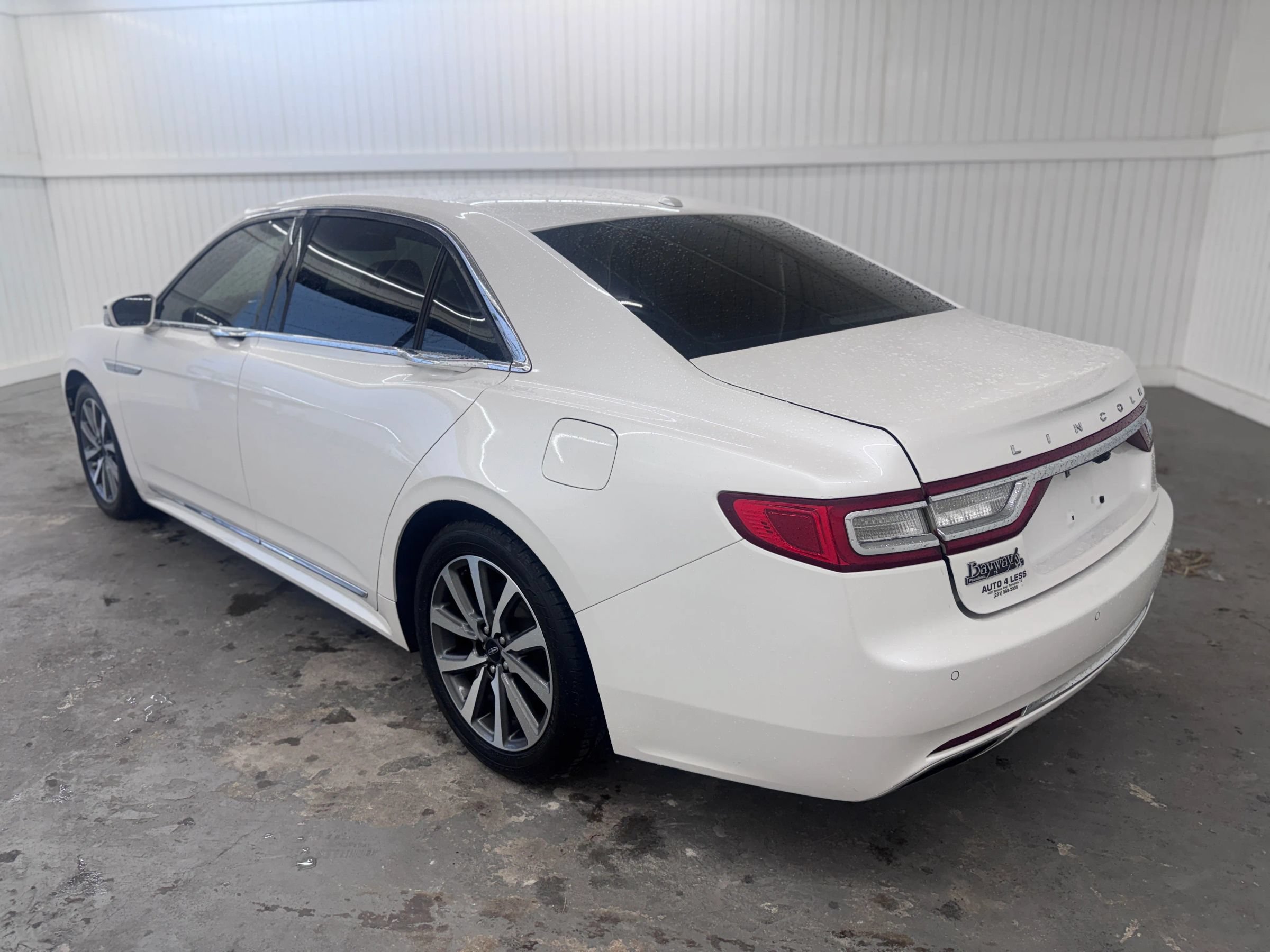 Used 2017 Lincoln Continental Premiere FWD image 7